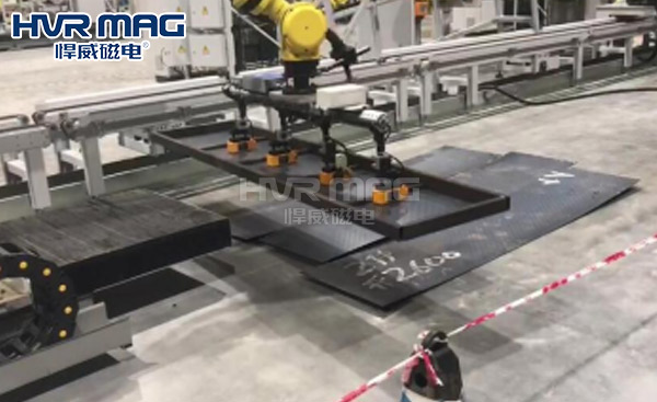 电永磁夹具搬运钢板案例