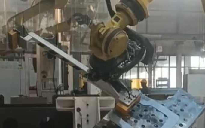 机械臂抓手搬运薄工件_电永磁VS电磁, 怎么选？